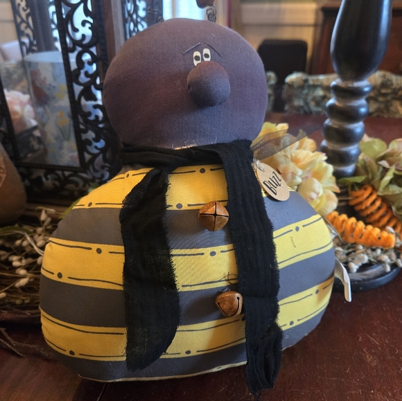 honey and me Other - Primitive bumble bee pillow